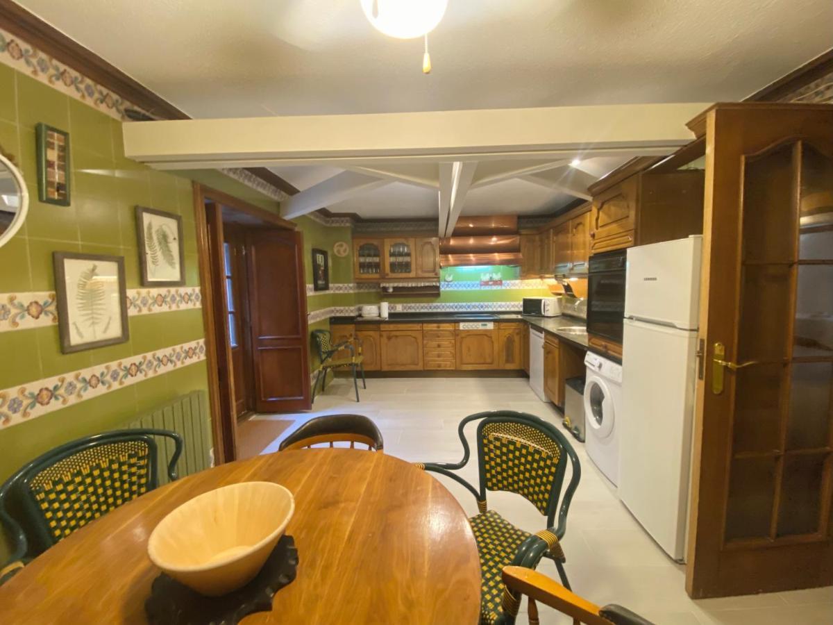 Apartamentos Maria Luisa Бургос Экстерьер фото