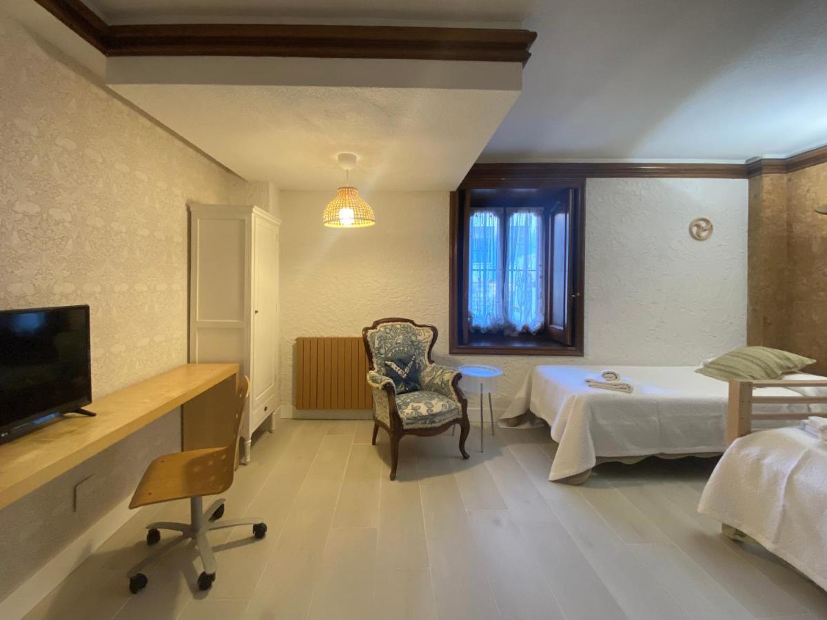 Apartamentos Maria Luisa Бургос Экстерьер фото