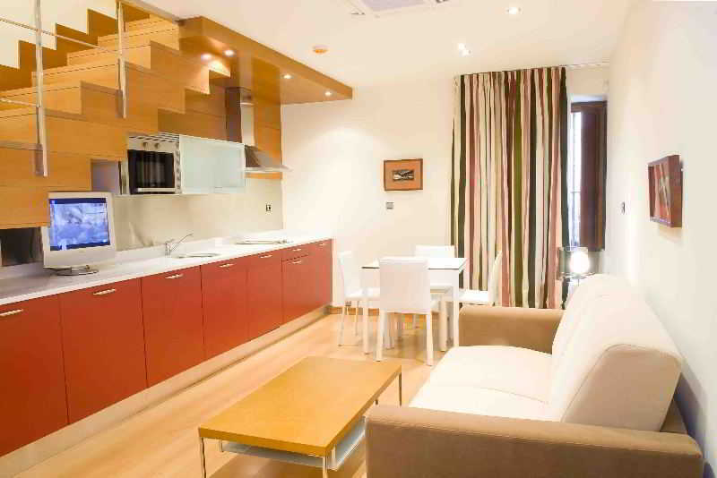 Apartamentos Maria Luisa Бургос Экстерьер фото