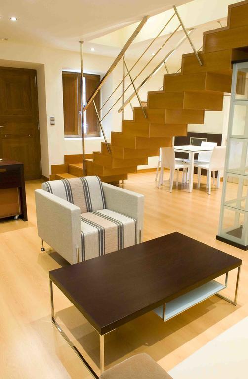 Apartamentos Maria Luisa Бургос Экстерьер фото