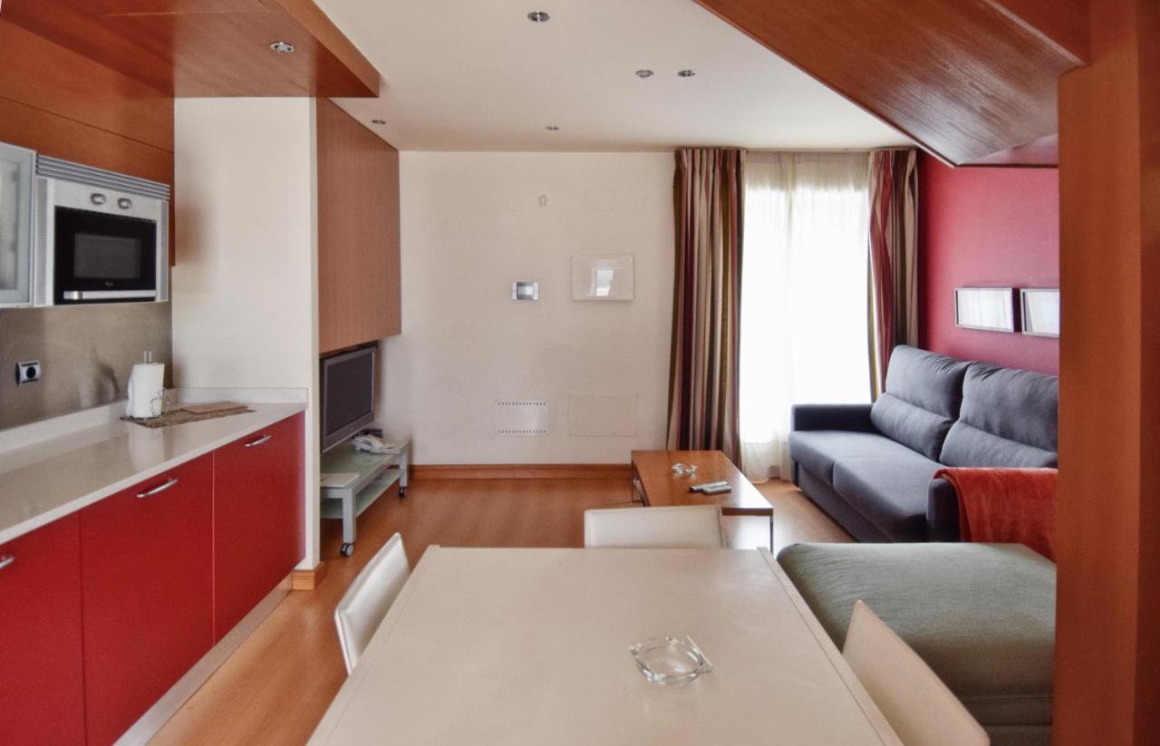 Apartamentos Maria Luisa Бургос Экстерьер фото